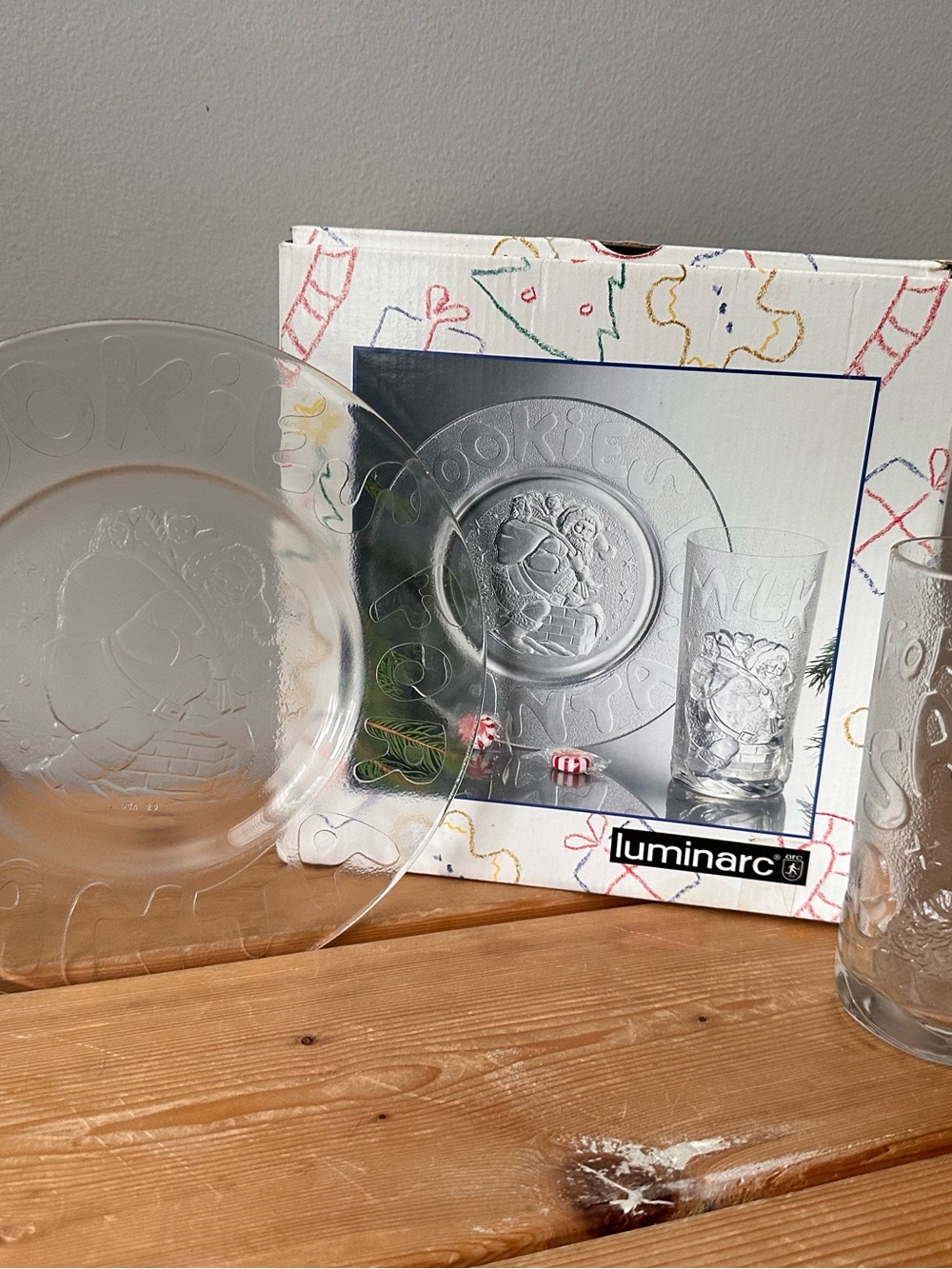 vintage Luminarc "Cookies for Santa" clear glass set